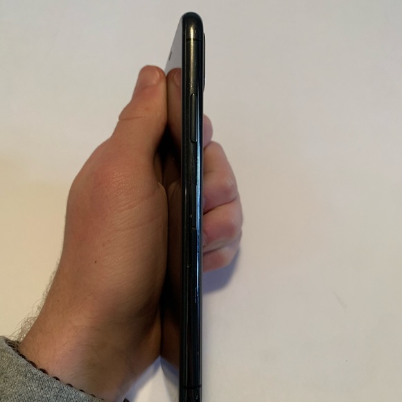 Apple iPhone X - 256GB - Space Gray (Unlocked) A1865 (CDMA + GSM) - Picture 7 of 11